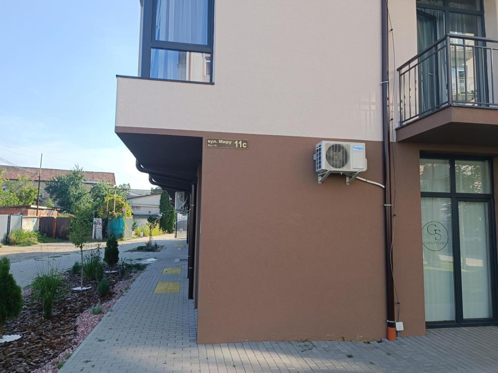 Apartments Domovik Myru St. 11S/21 Мукачево Экстерьер фото
